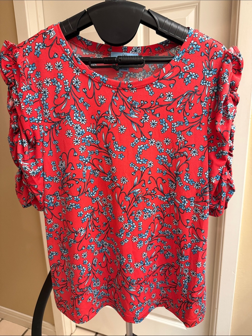 CeCe Red Floral Short Sleeve Ruffle Top